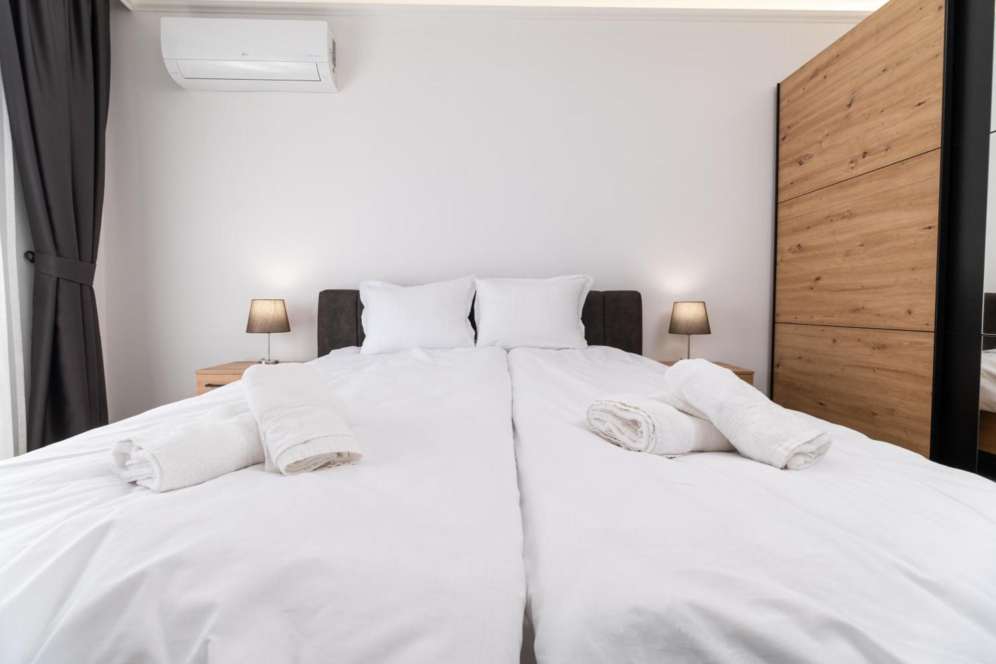 Modern 1-Bedroom Apartments Plovdiv Esterno foto