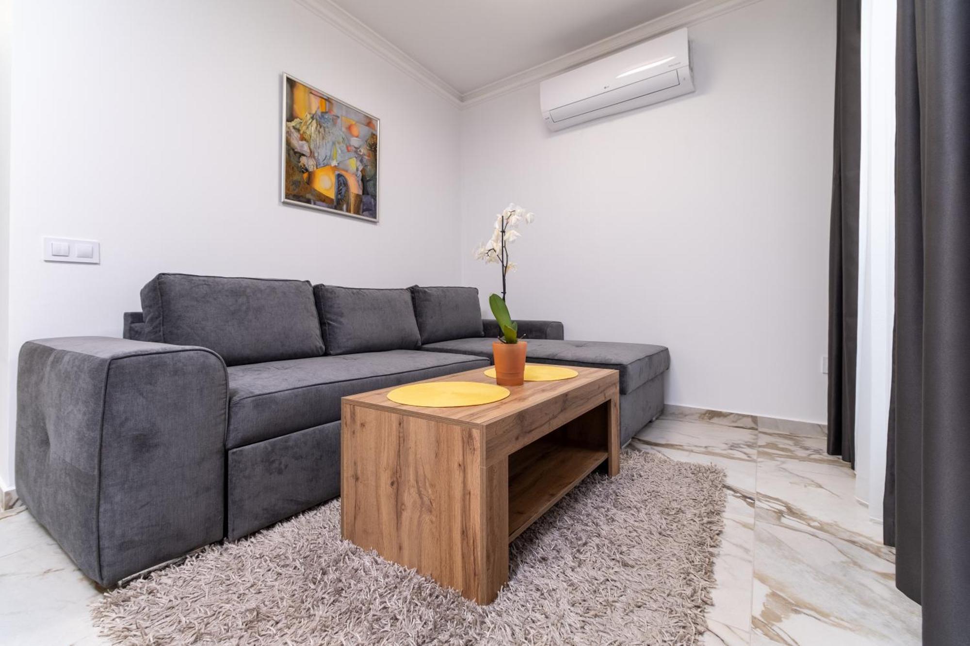 Modern 1-Bedroom Apartments Plovdiv Esterno foto